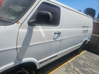 1998 Dodge work Van comp + Gen + tool box + ext outlets light