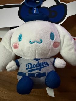 Hello kitty dodgers CINNAMON ROLL