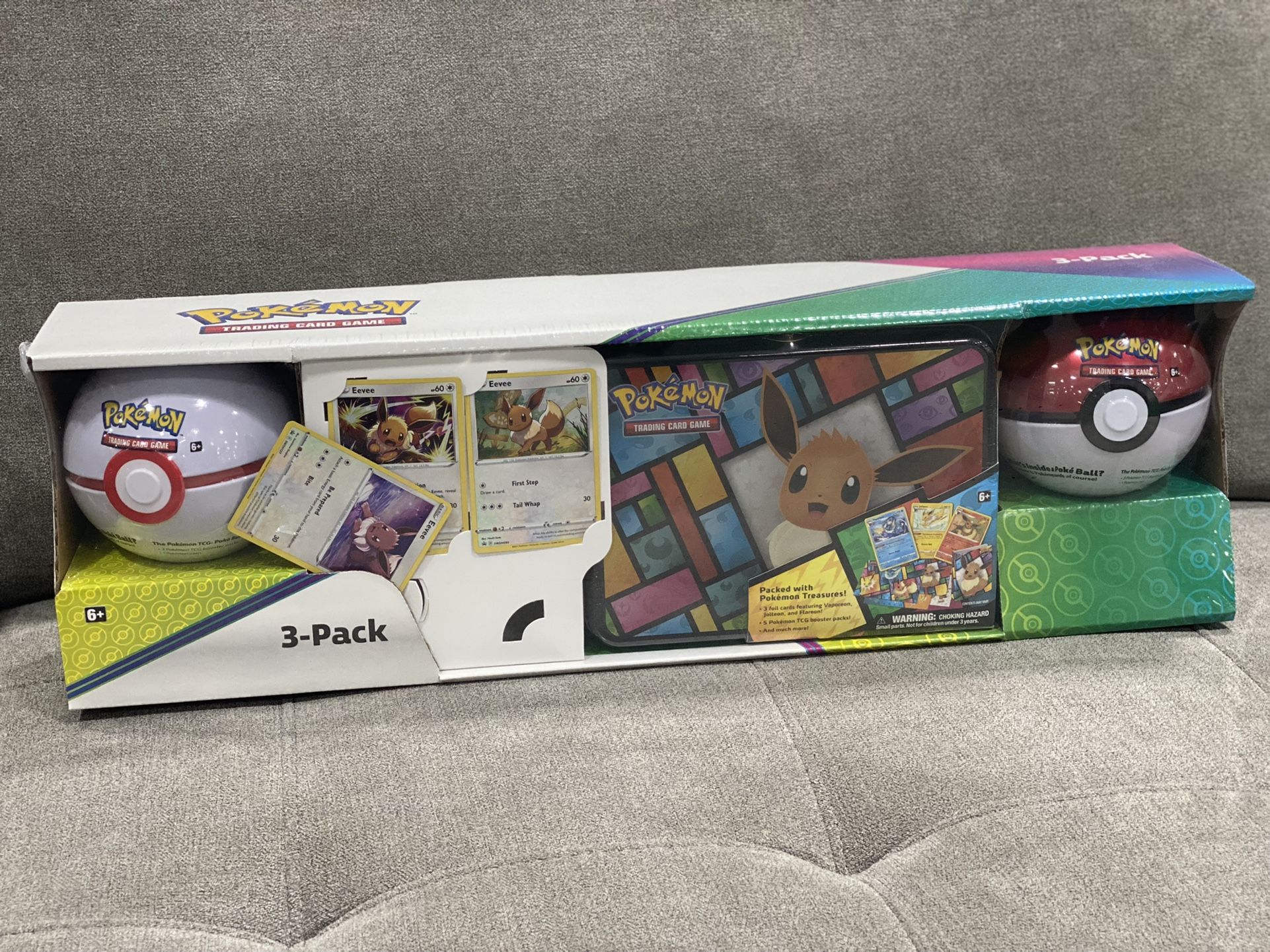 Eevee pokemon Lunch Tin & Pokeball 3 Pack 