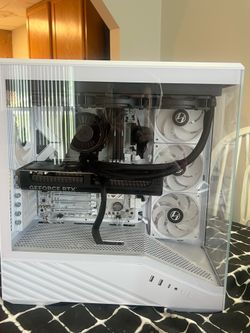High-Performance Custom Gaming PC - Ryzen 7 9700X, RTX 5070, 32GB DDR5