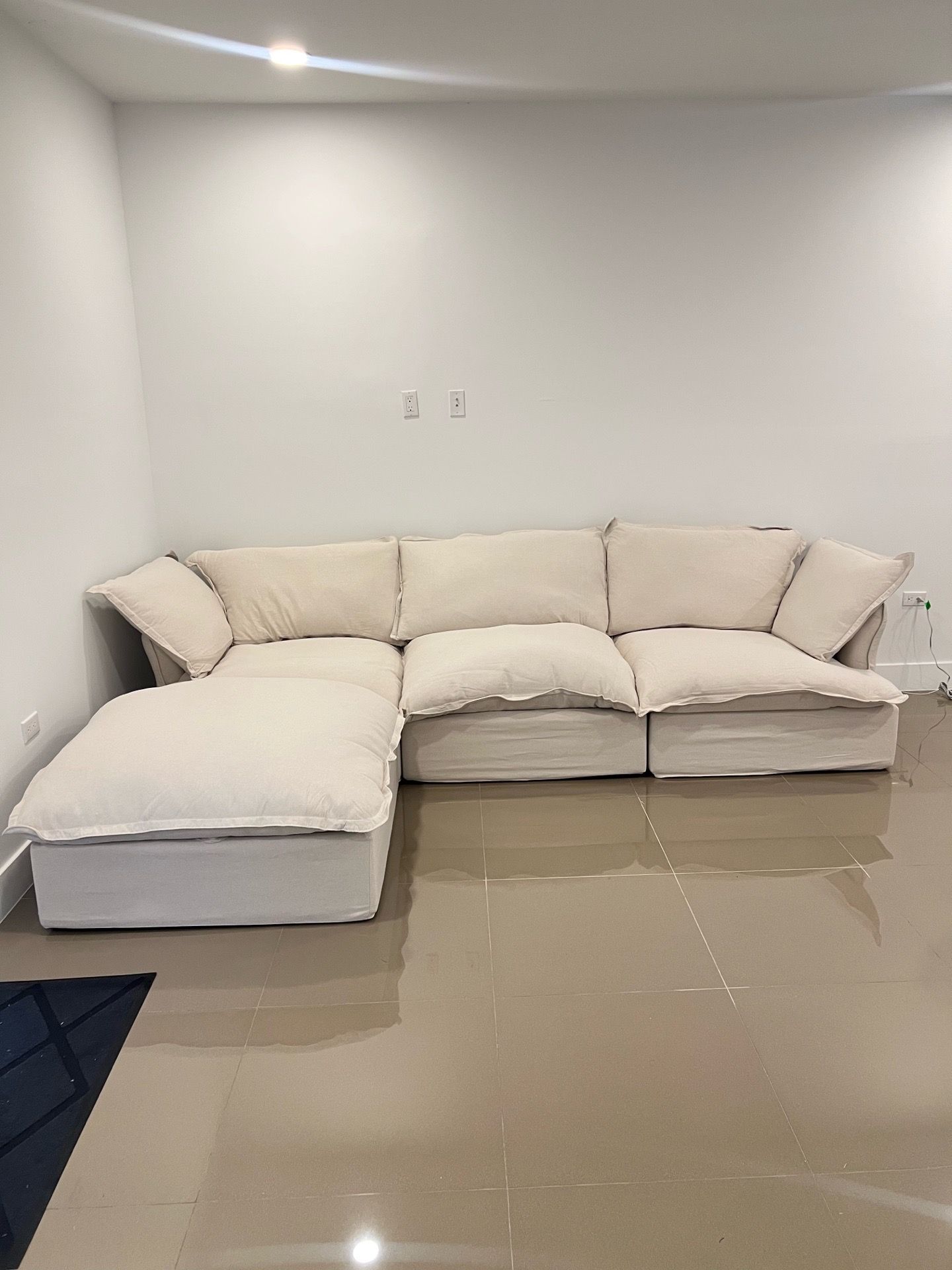Beige cloud sectional (NEW SETS)