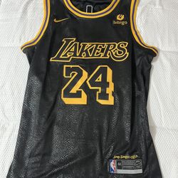 Kobe Bryant Los Angeles, Lakers Dry-fit Youth Extra Large  Jersey 