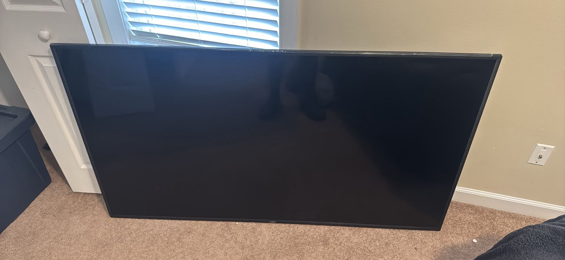 Broken SCREEN 70 Inch TV