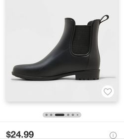 $6 Women’s Short Black Boots pull-on