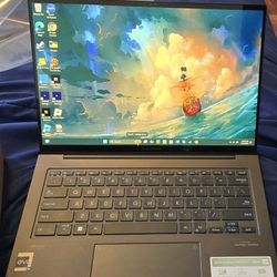 ASUS Zenbook ALMOST NEW CONDITION