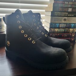 Black and Gold Timberland ✨️  Size 12 Mens