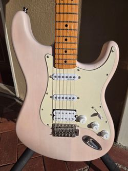 Squier Classic Vibe ’50s UPGRADED Stratocaster Pink Blonde Strat Guitar wHSC