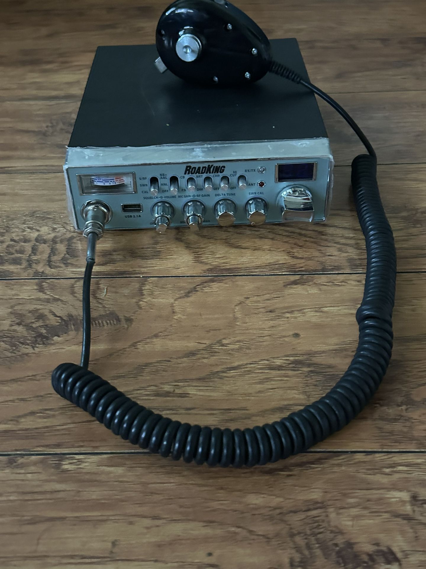 Road King Rk5640 Dual Mode AM/ FM CB Radio