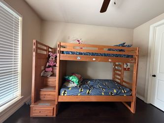 Twin on Twin Bunk bed