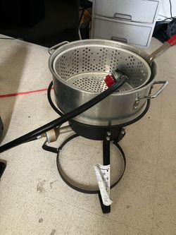 Tv Xbox one 2 speakers and a brand new smoker