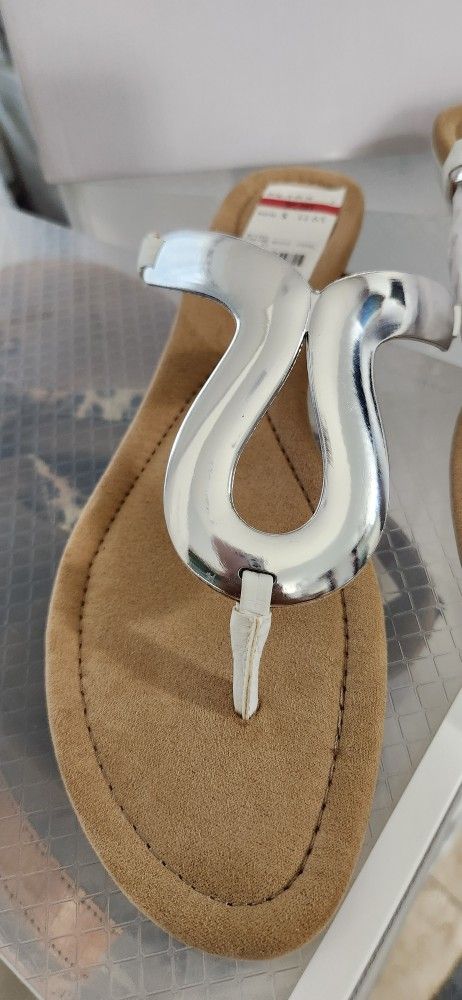 Sandles