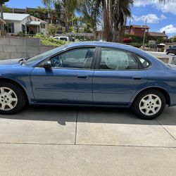 2004 Ford Taurus