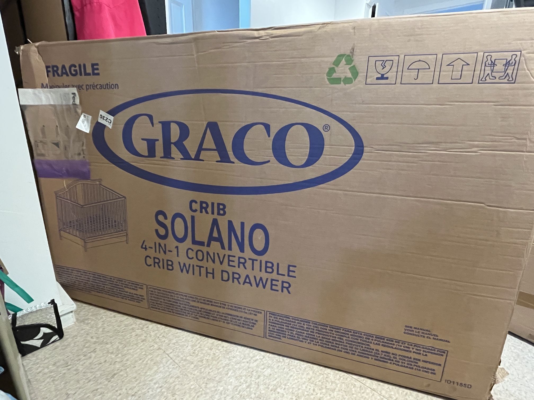 Graco Solano 4 in 1 Convertible Crib with Drawer