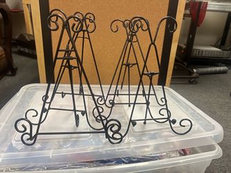 Lots of plate, frame holders