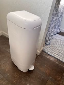 Signature diaper genie