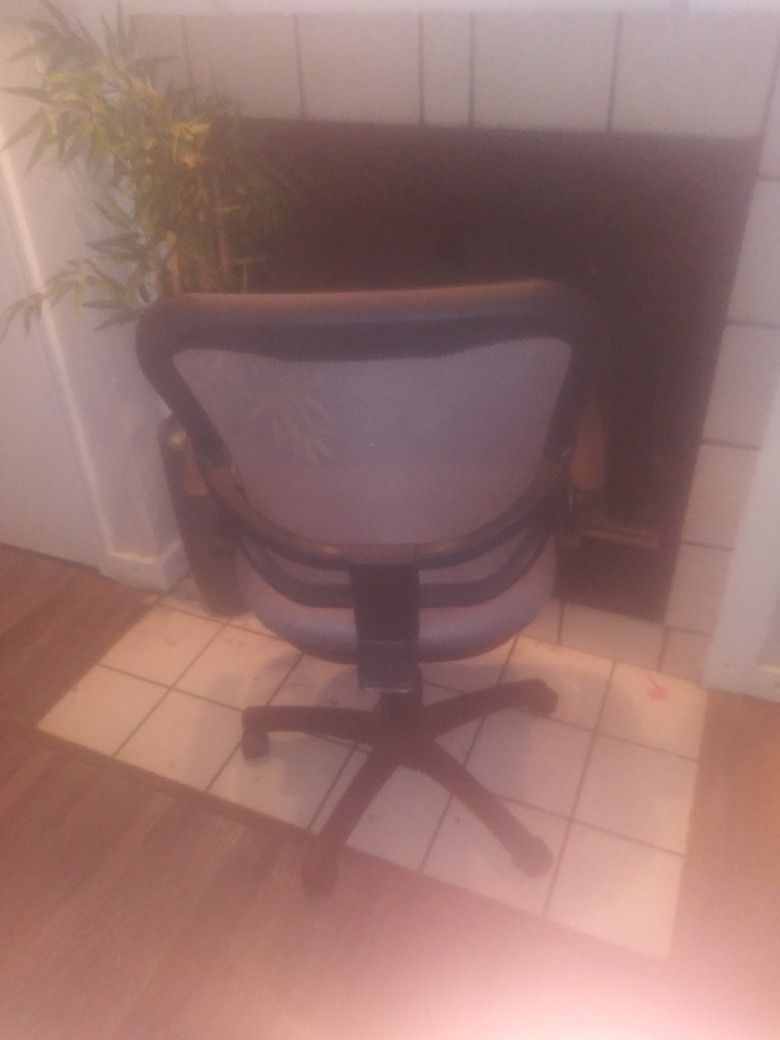 Office/Gaming Chair Barely Used