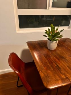 Mid Century Modern Tables and Chairs