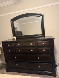 Bedroom set