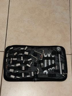 A lot of tools , first person that brings $20 firm for everything take it