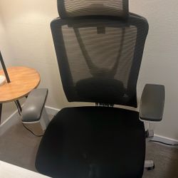 Autonomous Desk Chair 