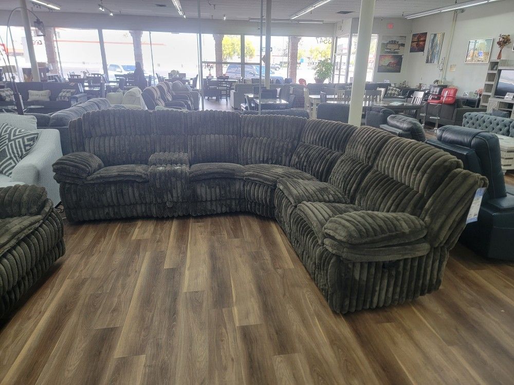 New 3pc Reclining Sectional In Brown Corduroy