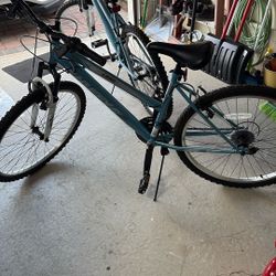 Two bicycle HUFY Both of them