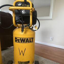 DeWalt Air Compressor 15 Gallon 