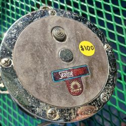 Reduced!! DAIWA Sealine 900H Reel