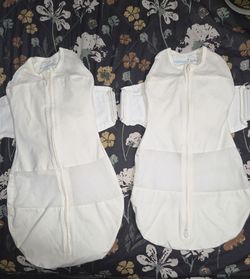 2 baby swaddle wraps