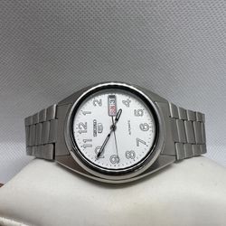 🐼🐼Super Rare Unique Vintage Seiko 5 Automatic Men Watch Bilingual Day/Date🐼🐼