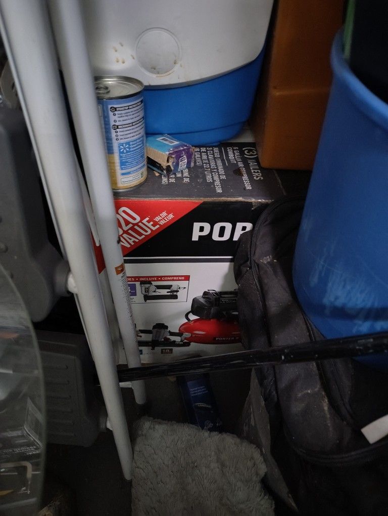 Air Compressor With Nail Guns