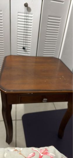 Table, no drawer