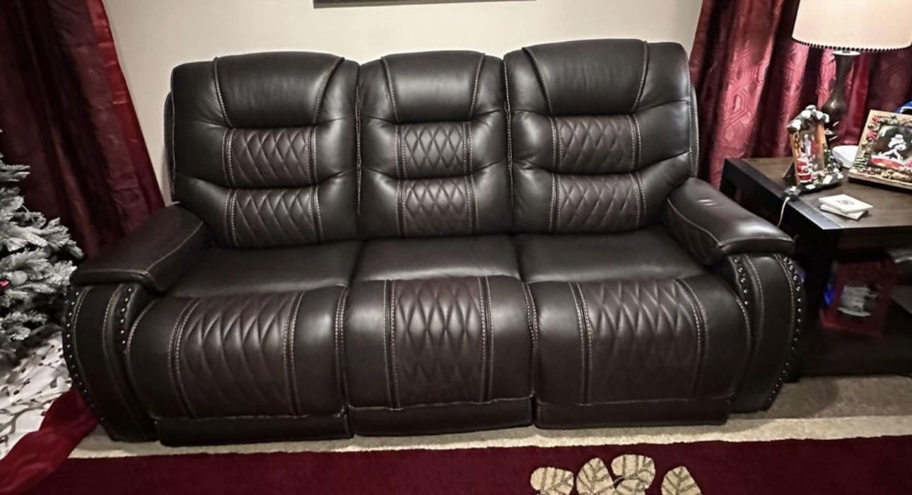 Living room Reclining Power Couch And Loveseat