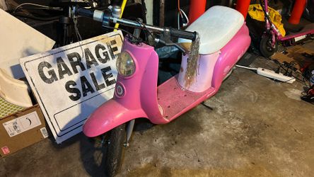 Razor Pocket Euro-Style Electric Scooter - Betty Purple