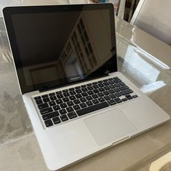 2011/12 Macbook Pro 13 2.4Ghz i5 8GB 256GB SSD Flash Storage