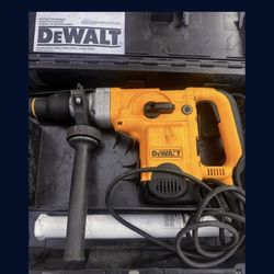 Dewalt D25600k Rotary Hammer Drill. Used in great condition drill bit included.