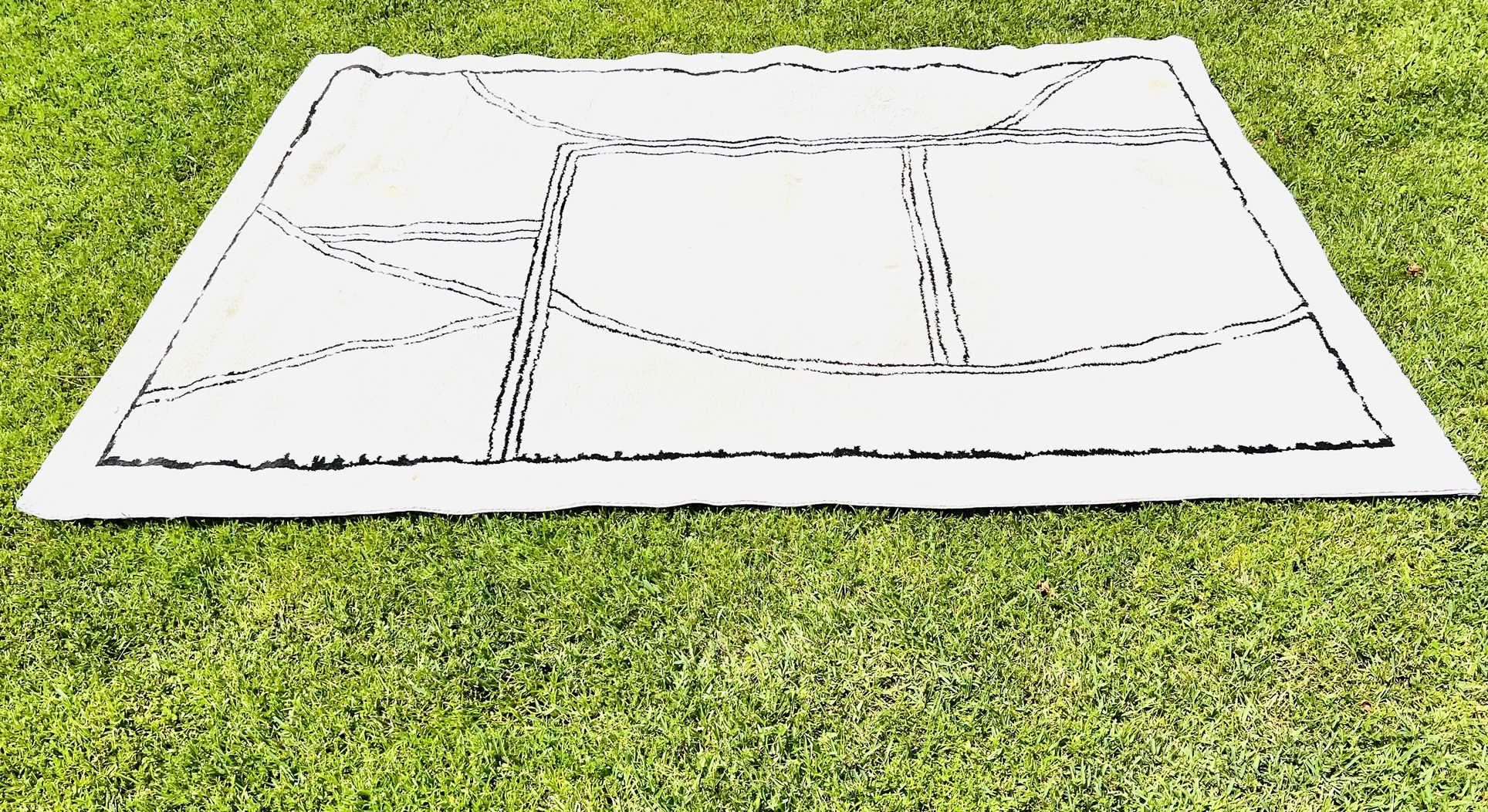 Beautiful Elle Decor Area Rug - 8’ x 10’