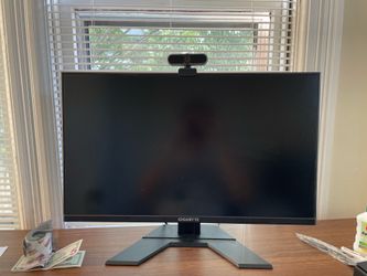 Computer Monitor (Gigabyte, 24 inches, 2K resolution, 144kHz refresh rate)