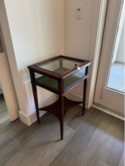 Vintage Mahogany Vitrine Display Table