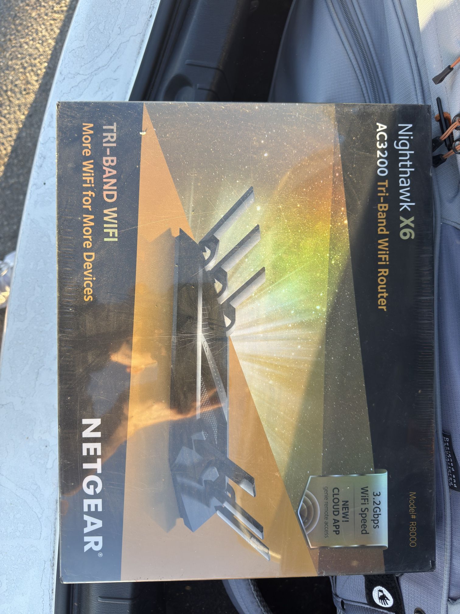 NETGEAR Nighthawk X6 AC3200 Tri-Band WiFi Router (Model R8000)