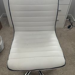 White Desk/Makeup Chair