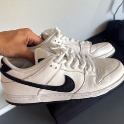 Nike Dunk Low SB White And Black