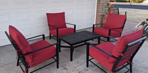 Patio Set With NEW Cushions- Delivery Available