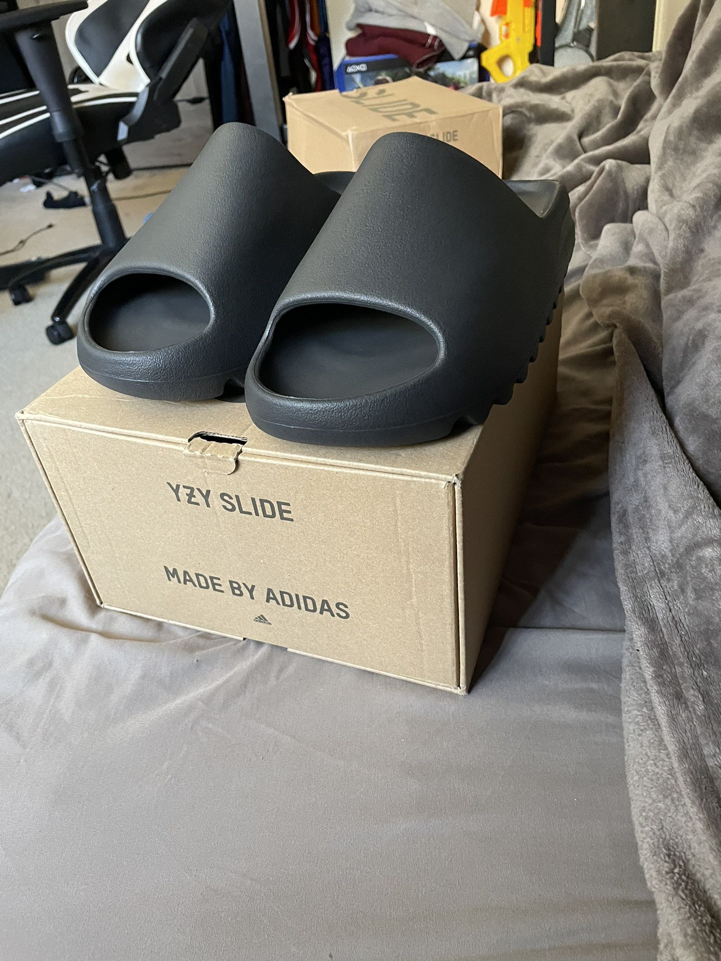 Brand New Yeezys Slides Size 12 for Sale in Chula Vista, CA - OfferUp