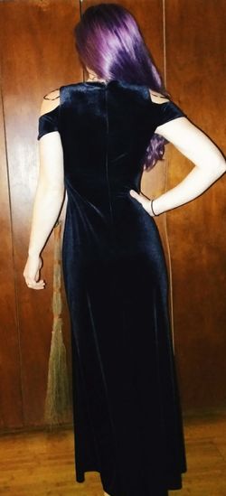 Gorgeous long velvet dress size 4