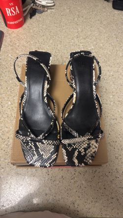 Snake skin heels h and M size 8