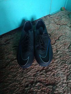 NIKE  blue soccer cleats
