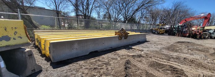 30 Ft Concrete Barriers