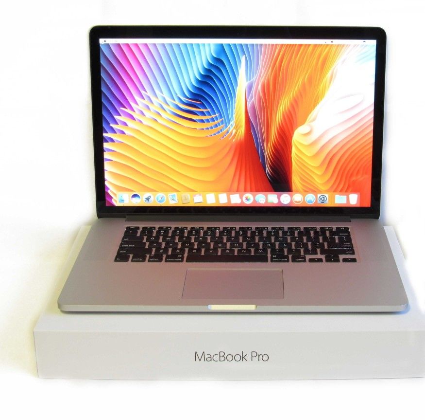 MINT - MacBook Pro 15" 5K Retina / 1TB SSD / 2.8GHz i7 / 16GB / Ventura 13.7.5 / Hard Shell Case