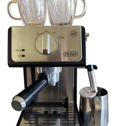 DeLonghi Espresso Machine 